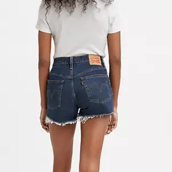 SALE! ⭐️ Levi’s 501 high rise denim shorts in salsa shaker - dark wash - Picture 3 of 9